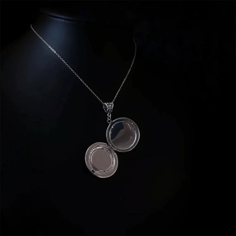 1個 ヴィンテージスタイルの三日月型ネックレス ユニセックス - Women'S Victorian Accessories のレビューと価格