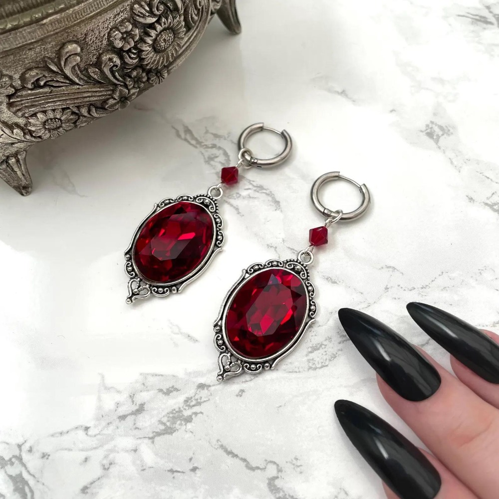 ビクトリア朝のゴシック幾何学多面オーバルブラックレッドクリス - Women'S Victorian Accessories のレビューと価格