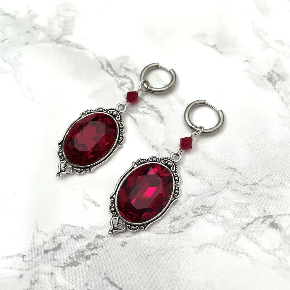 ビクトリア朝のゴシック幾何学多面オーバルブラックレッドクリス - Women'S Victorian Accessories のレビューと価格
