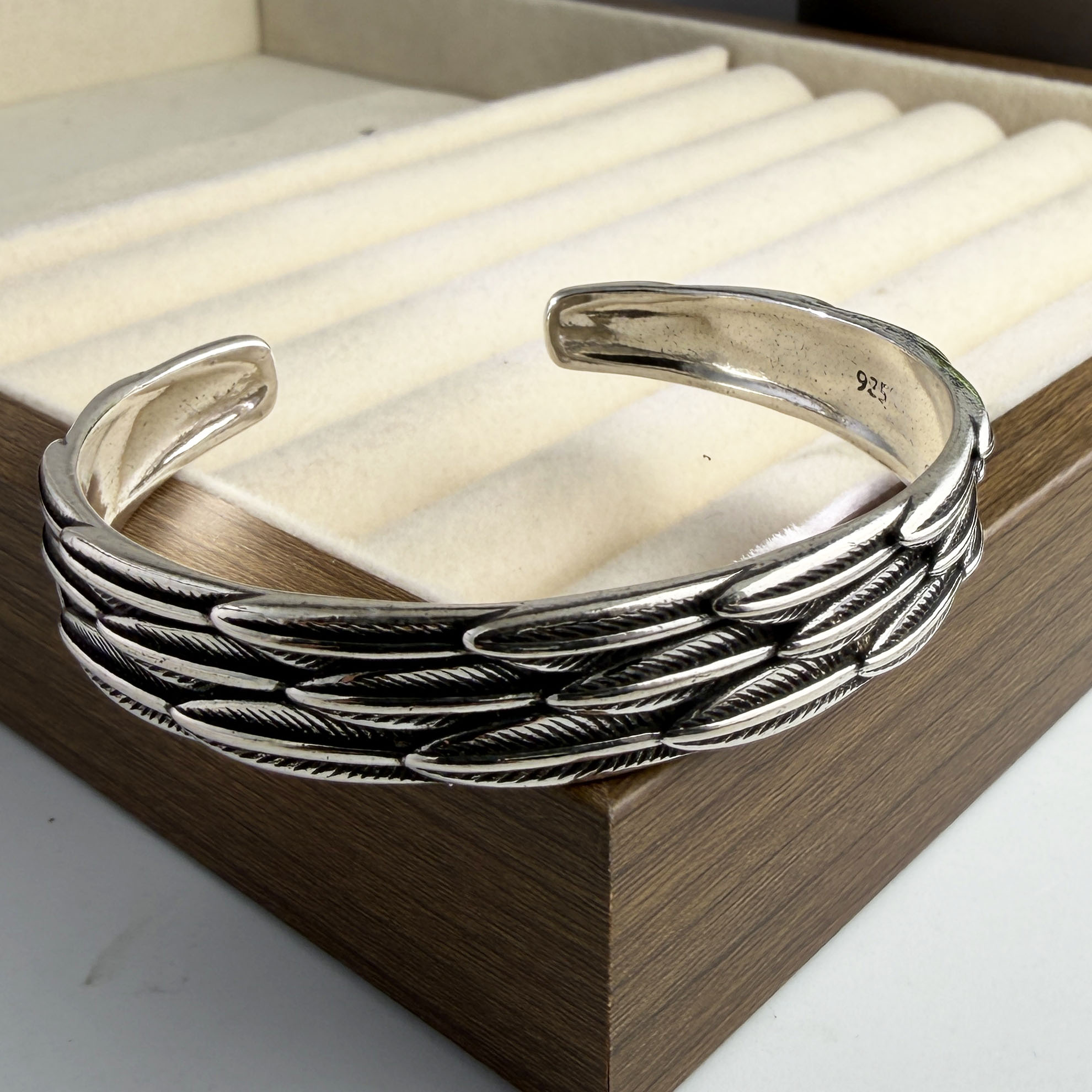 100% ソリッド 925 スターリングシルバー メタルブレ - Resin Bangle Bracelet のレビューと価格
