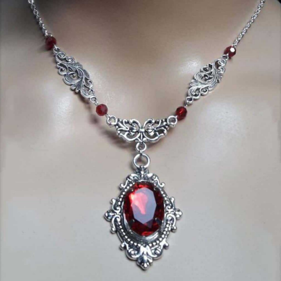 パープルマジックウォータードロップネックレス、ゴシックジュエ - Women'S Victorian Accessories のレビューと価格